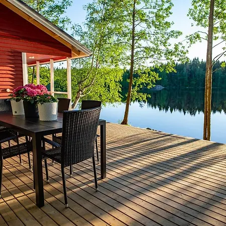 Chalet Lingonberry Pieni Moekki Saunalla *